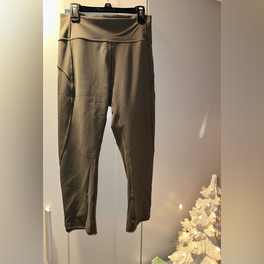 Lululemon Speed Tight flawed - Picture 5 of 9